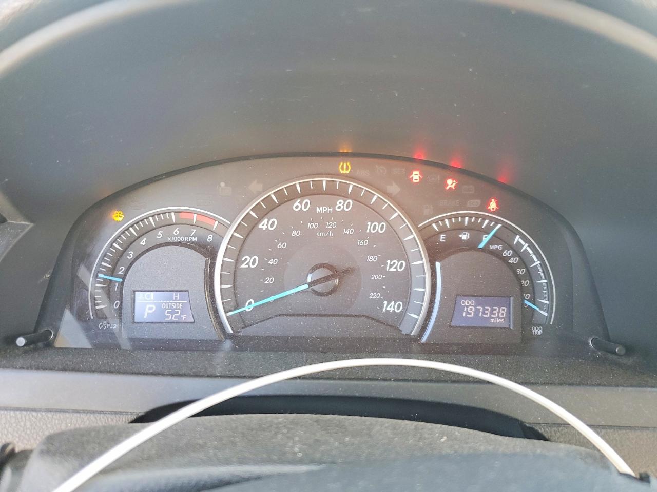 2012 TOYOTA CAMRY LE photo 17