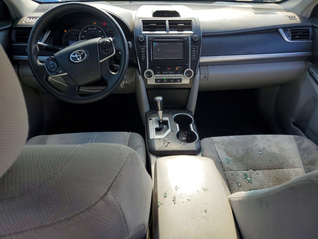2012 TOYOTA CAMRY LE photo 15