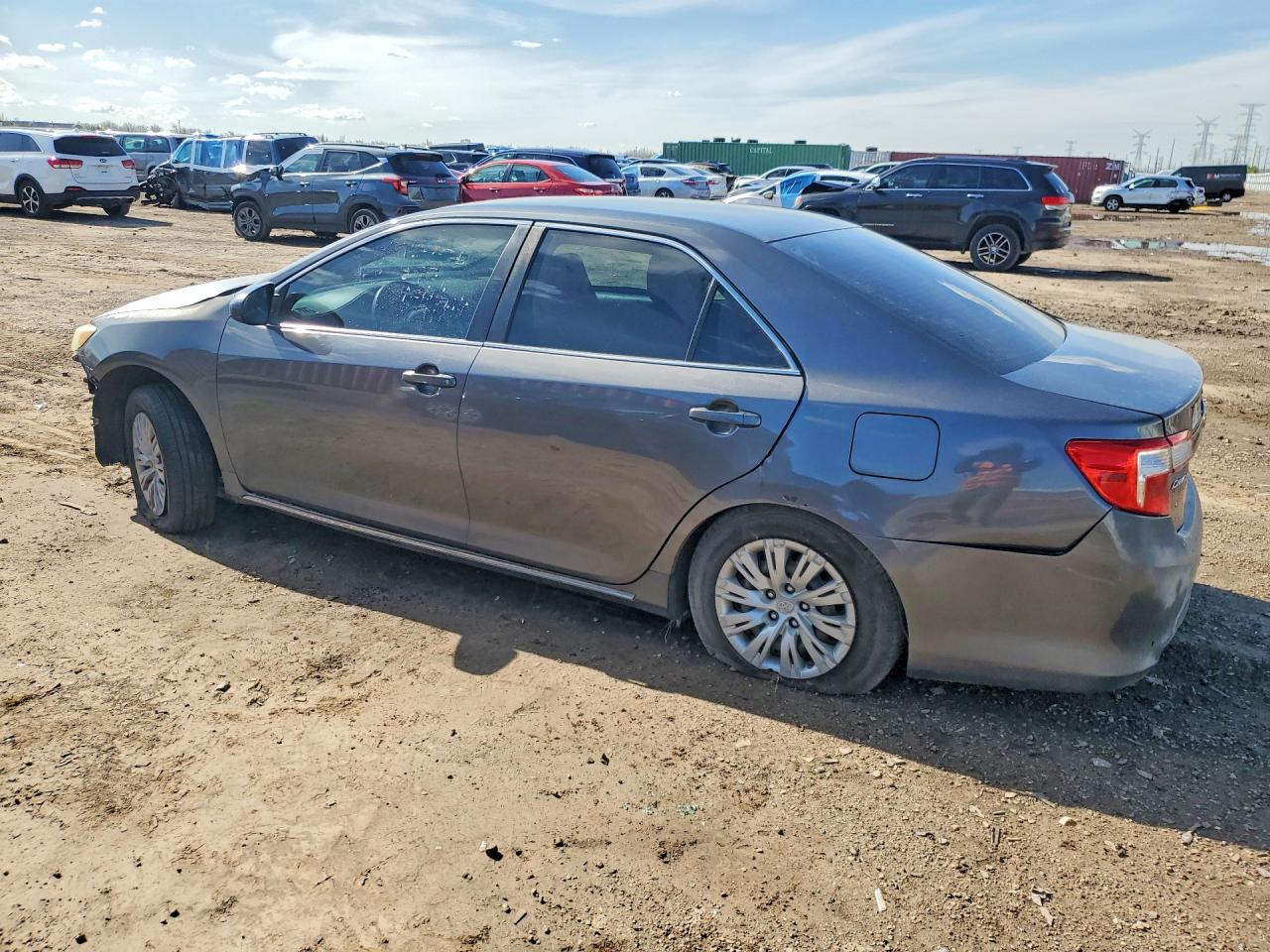2012 TOYOTA CAMRY LE photo 3