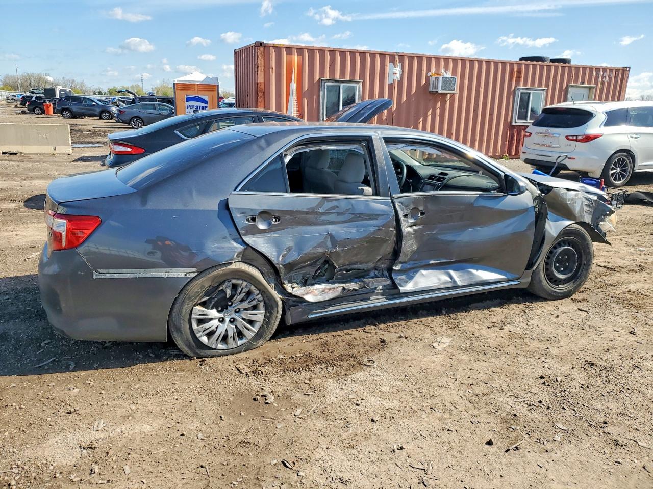 2012 TOYOTA CAMRY LE photo 5