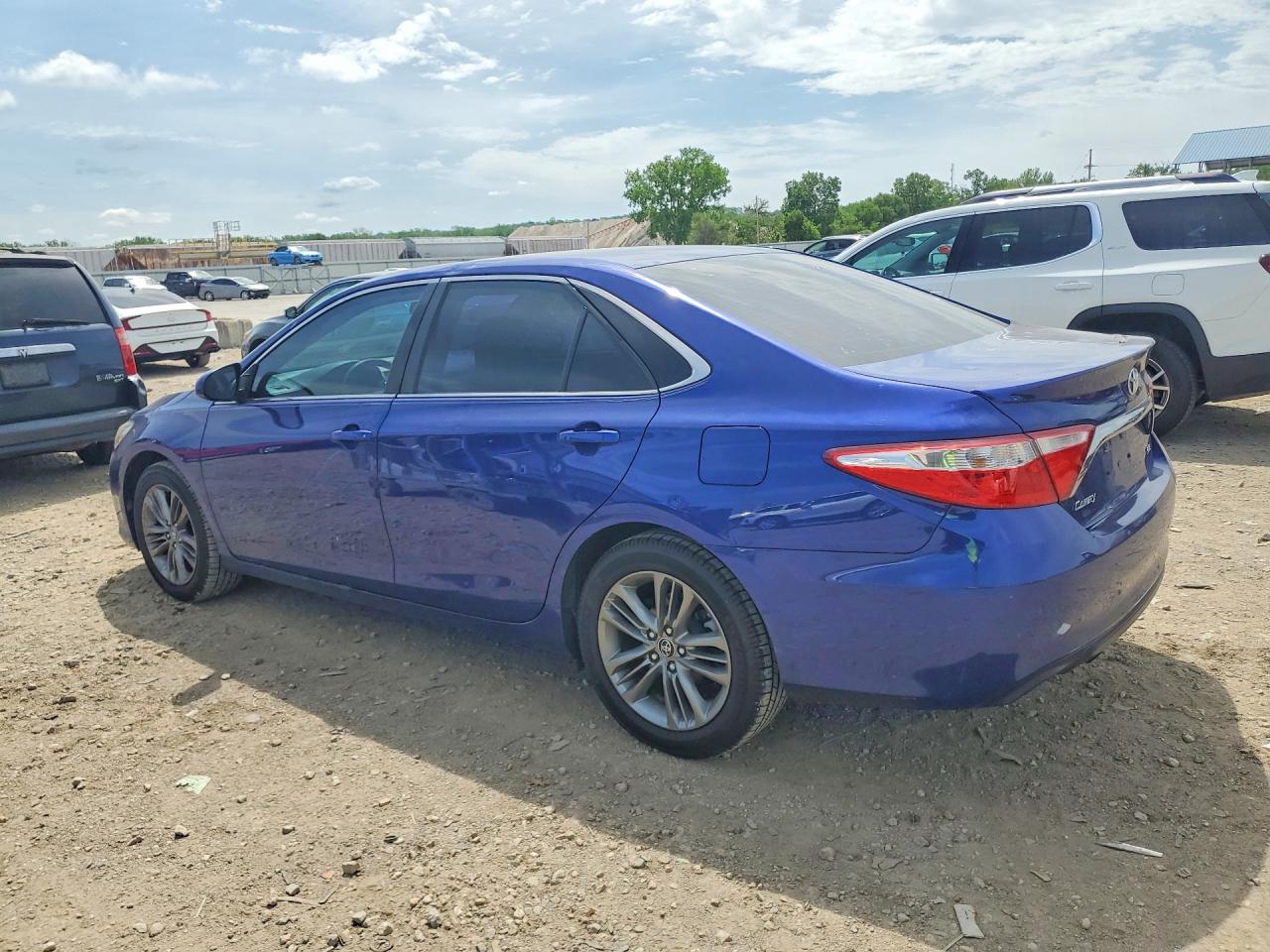 2016 TOYOTA CAMRY SE photo 4