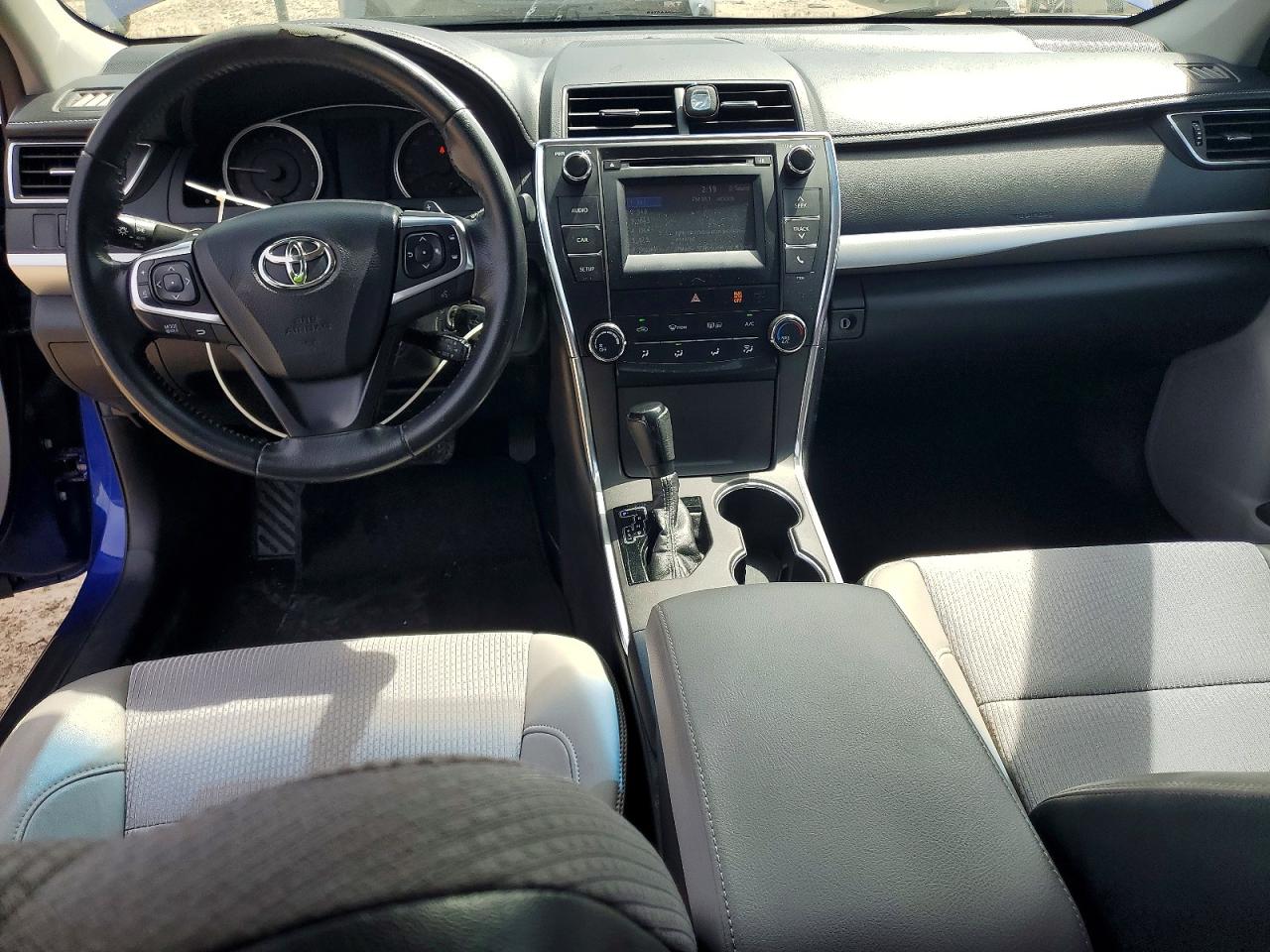 2016 TOYOTA CAMRY SE photo 22