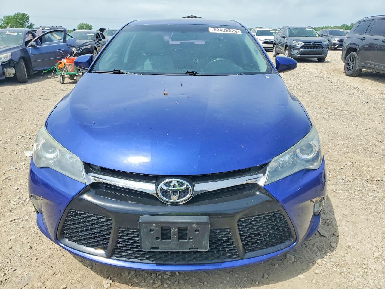 2016 TOYOTA CAMRY SE photo 13