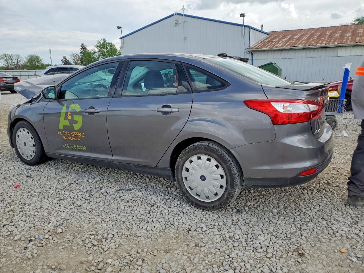 2013 FORD FOCUS SE photo 2