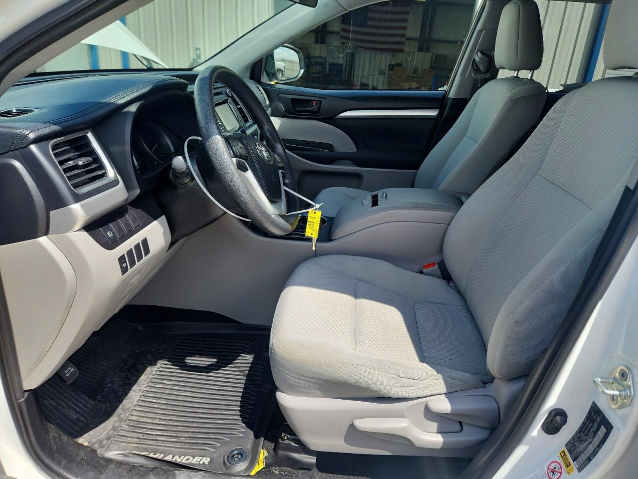 2019 TOYOTA HIGHLANDER LE photo 13