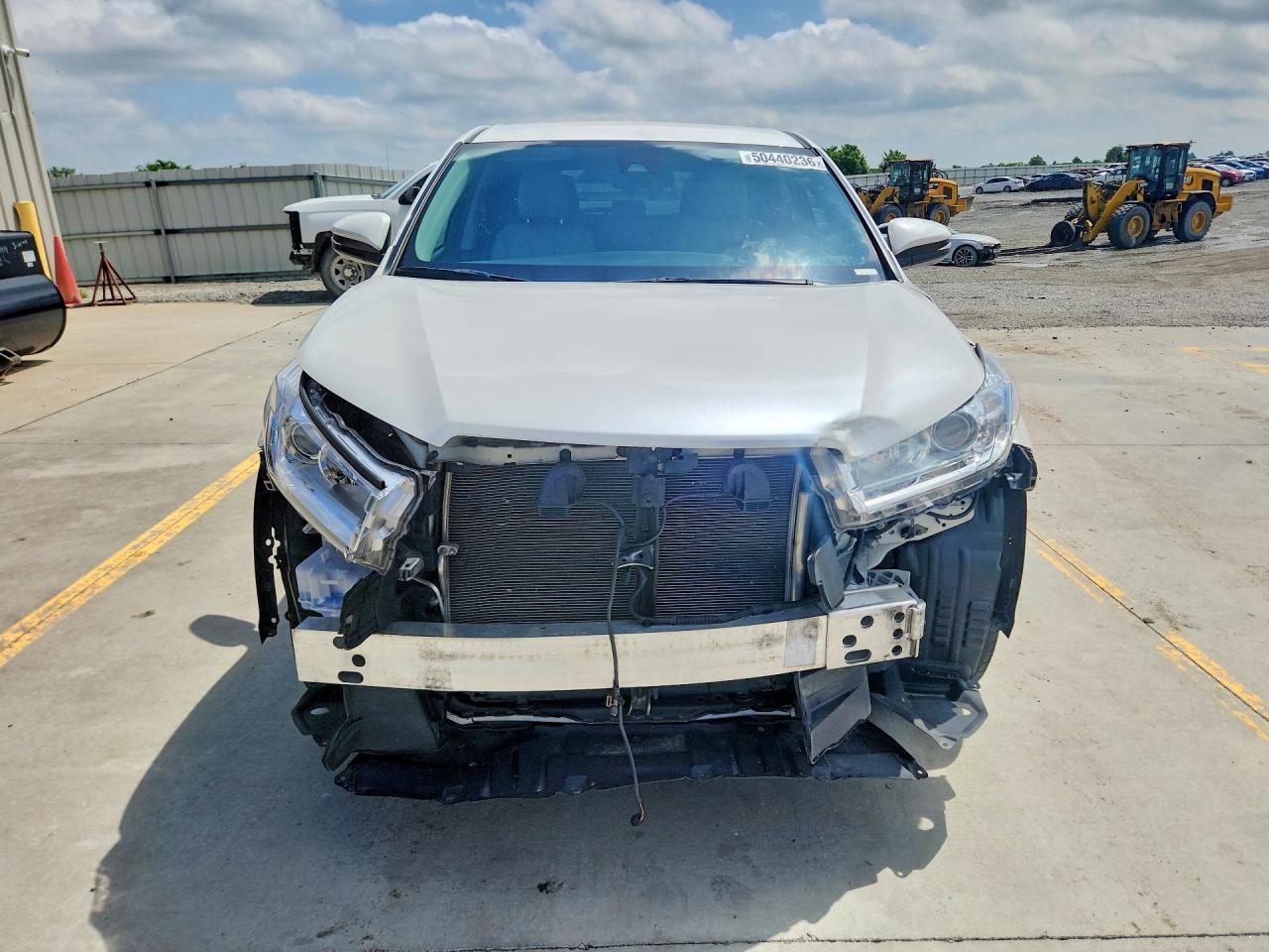 2019 TOYOTA HIGHLANDER LE photo 9
