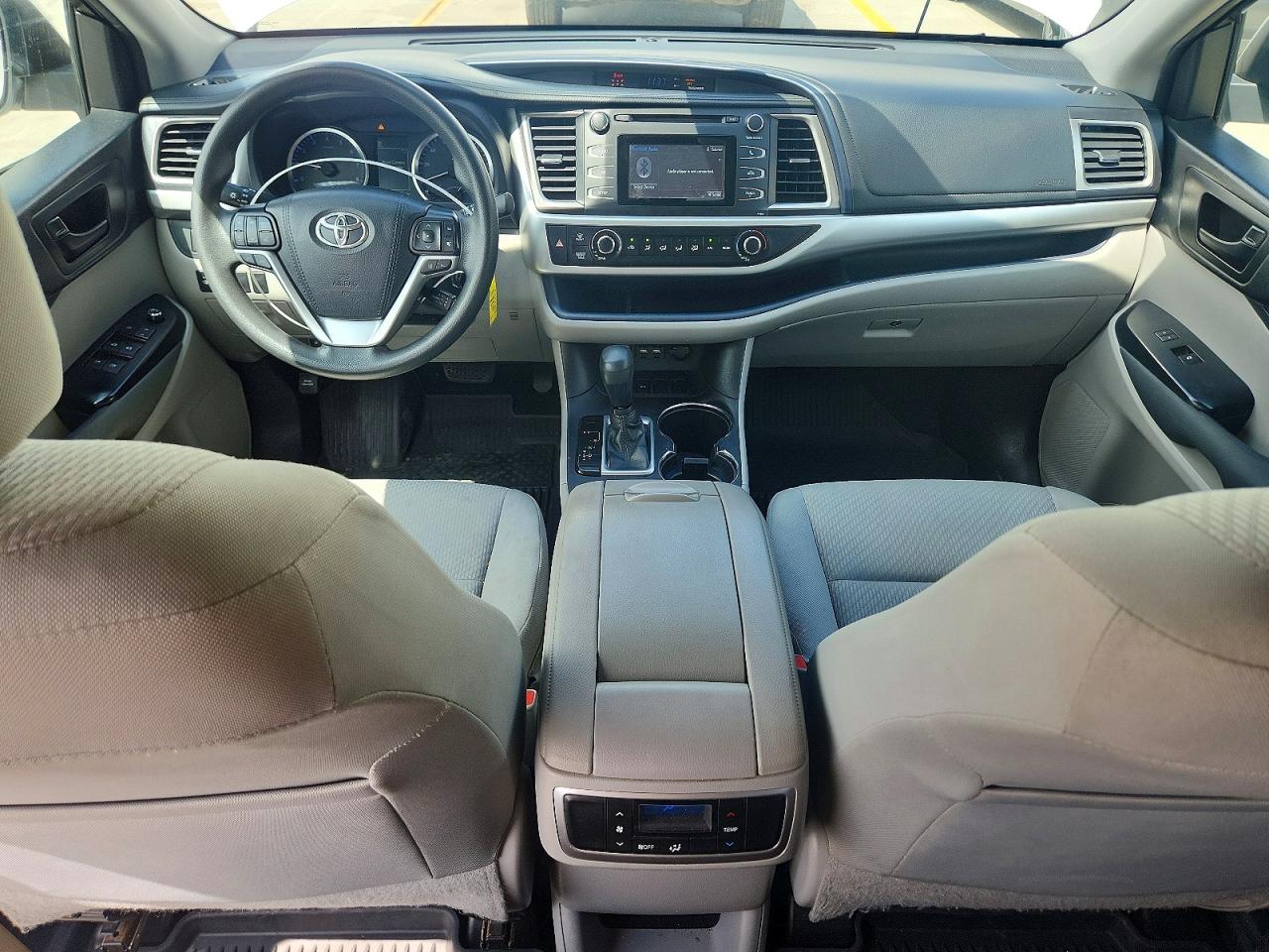 2019 TOYOTA HIGHLANDER LE photo 15