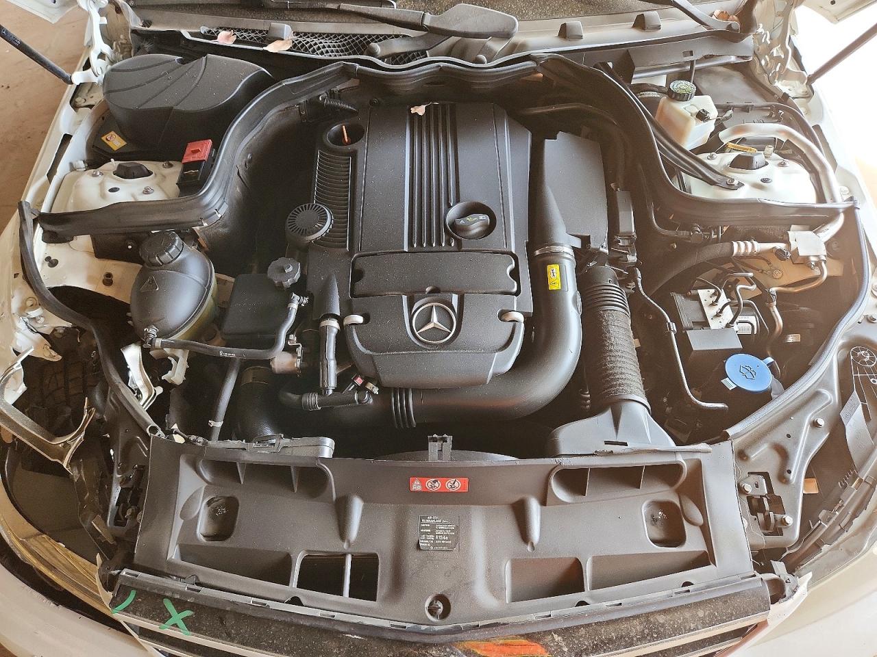 2014 MERCEDES-BENZ C 250 photo 21
