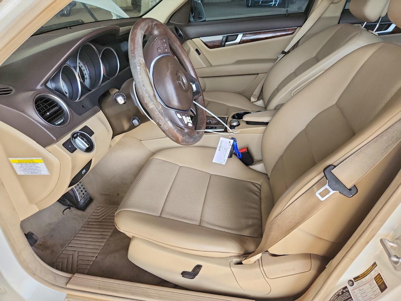 2014 MERCEDES-BENZ C 250 photo 13
