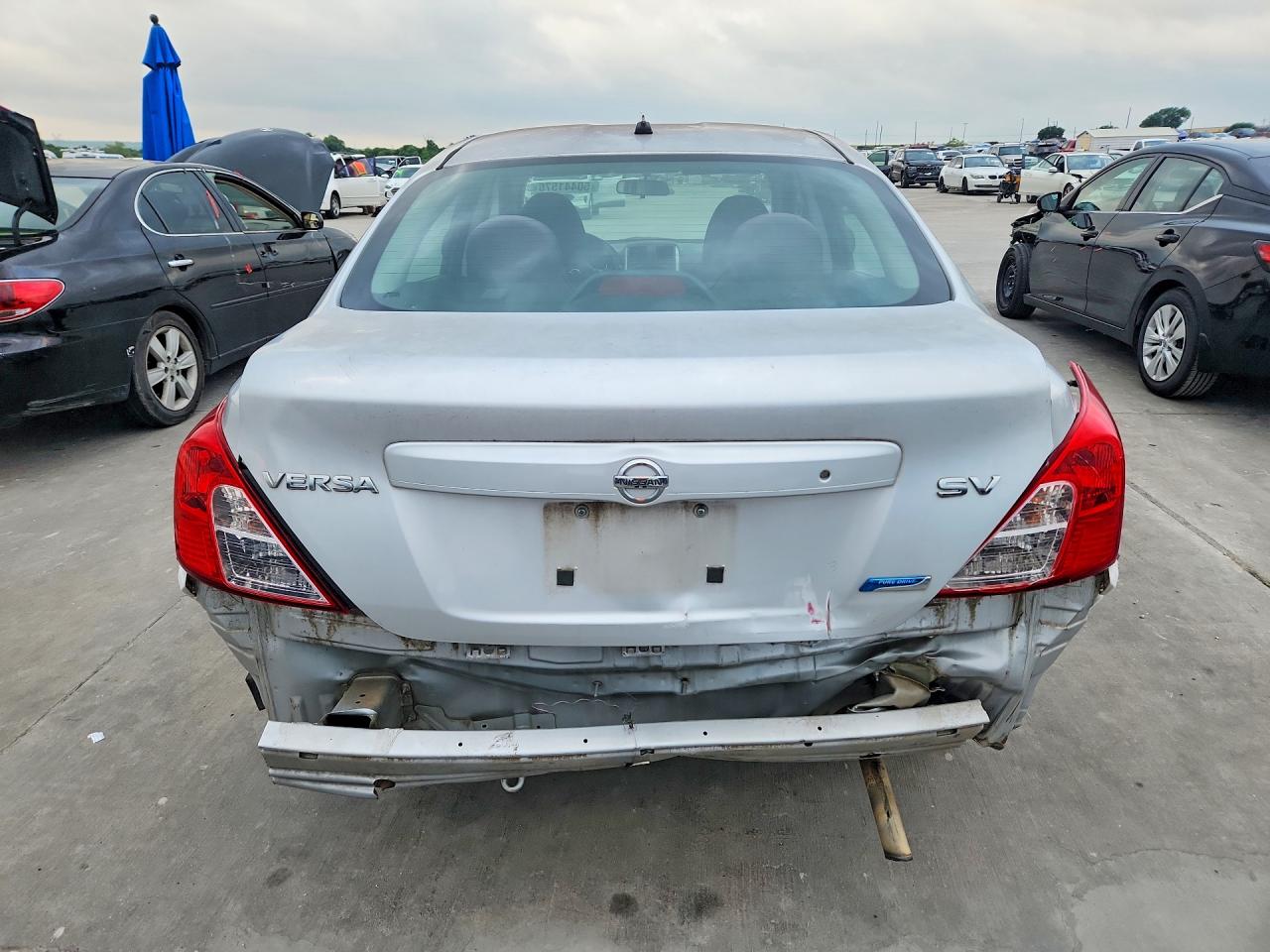 2012 NISSAN VERSA 1.6 S photo 6