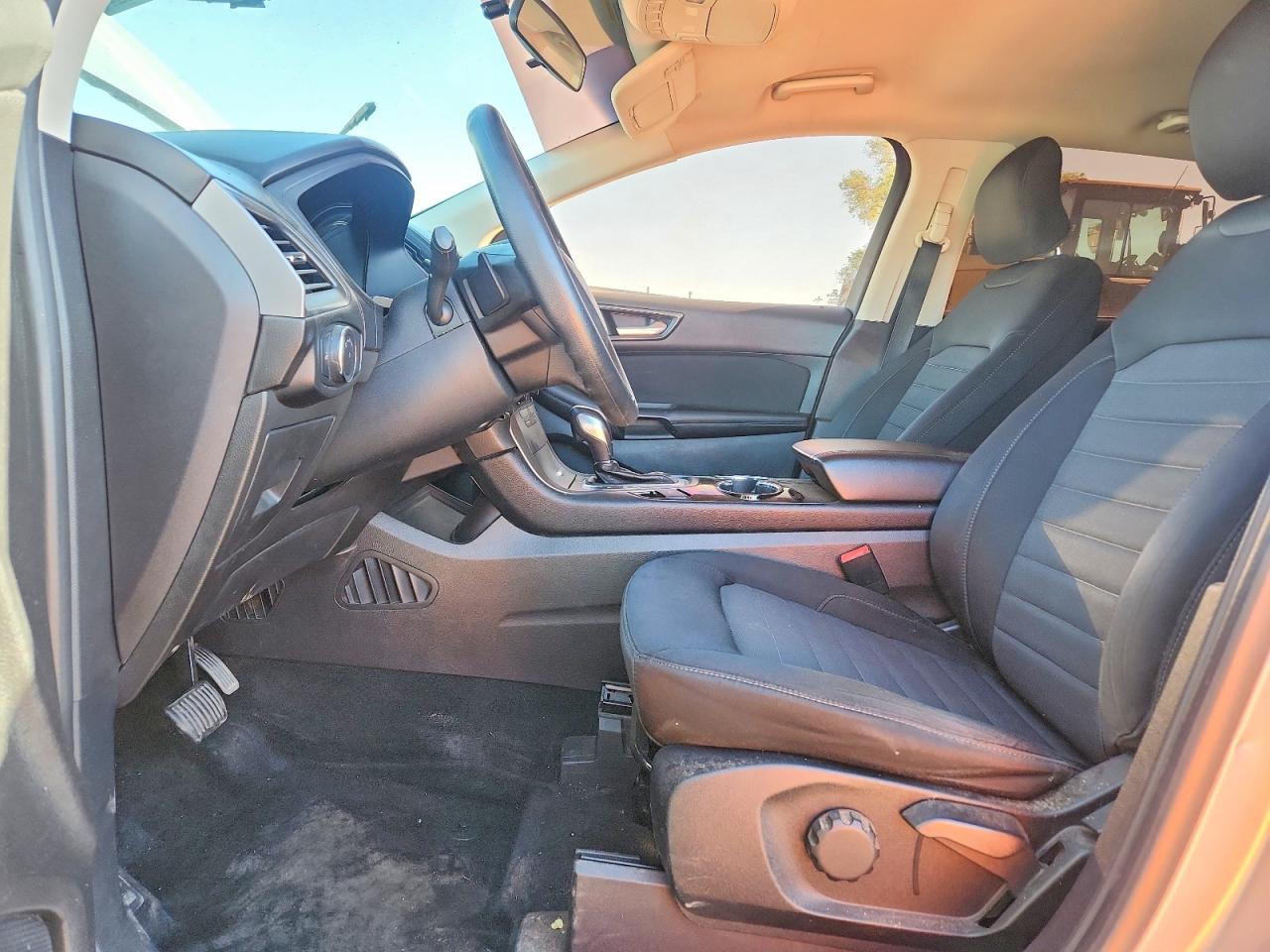 2017 FORD EDGE SE photo 13