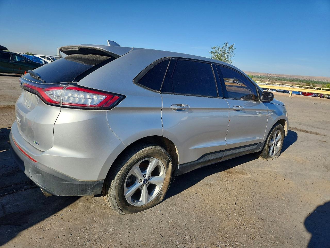 2017 FORD EDGE SE photo 5
