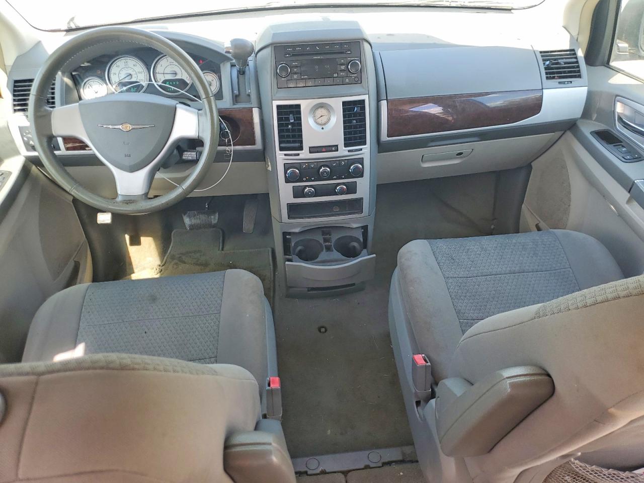 2010 CHRYSLER TOWN & COUNTRY TOURING photo 22