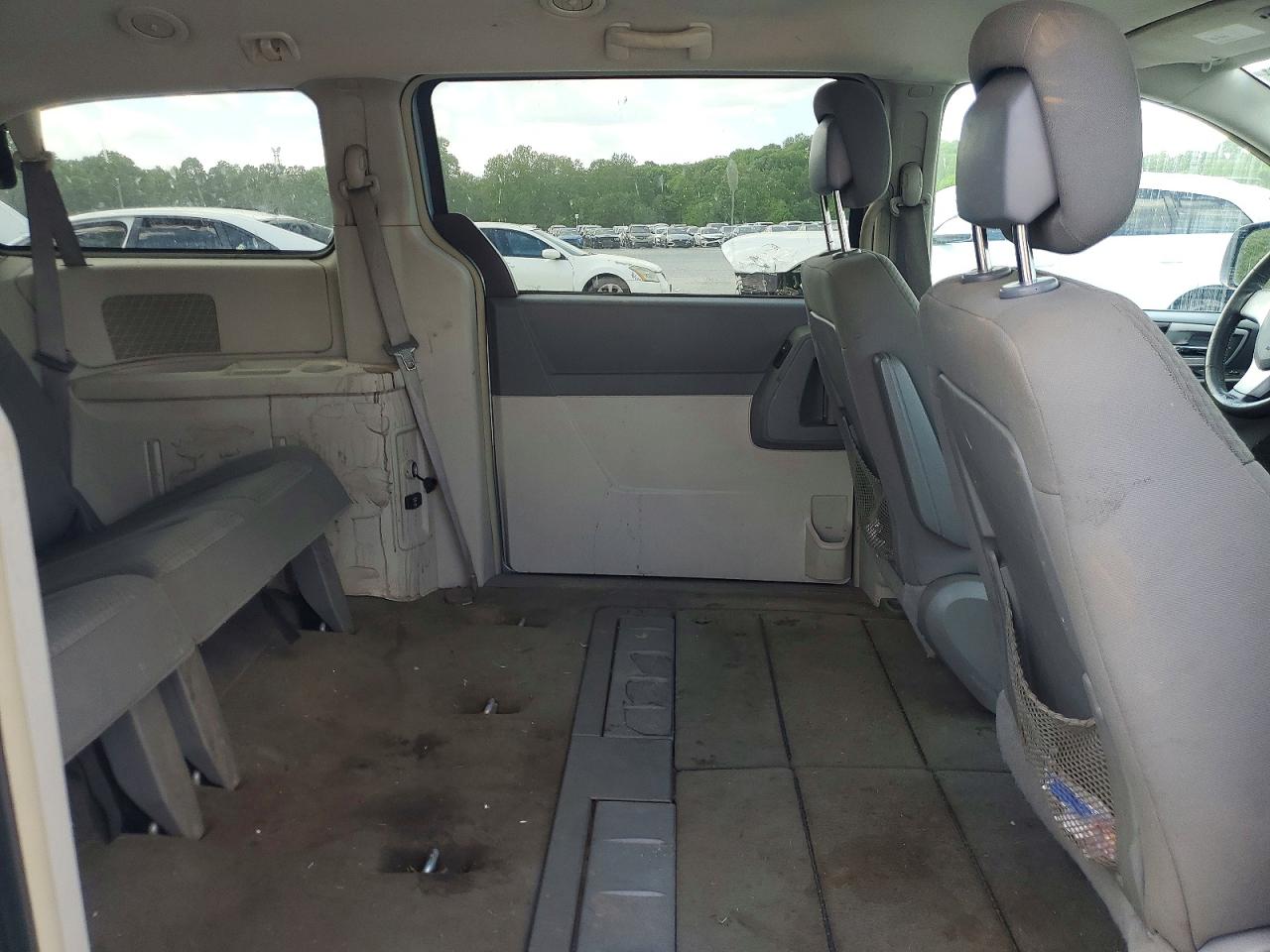 2010 CHRYSLER TOWN & COUNTRY TOURING photo 31
