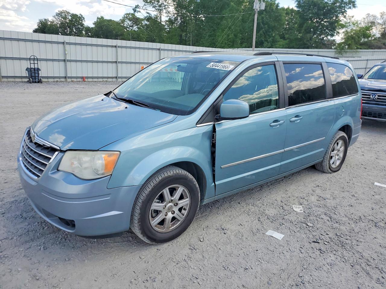 2010 CHRYSLER TOWN & COUNTRY