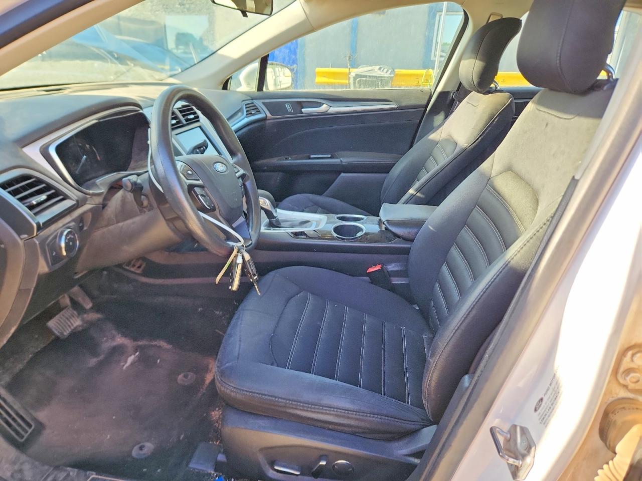 2013 FORD FUSION SE photo 13