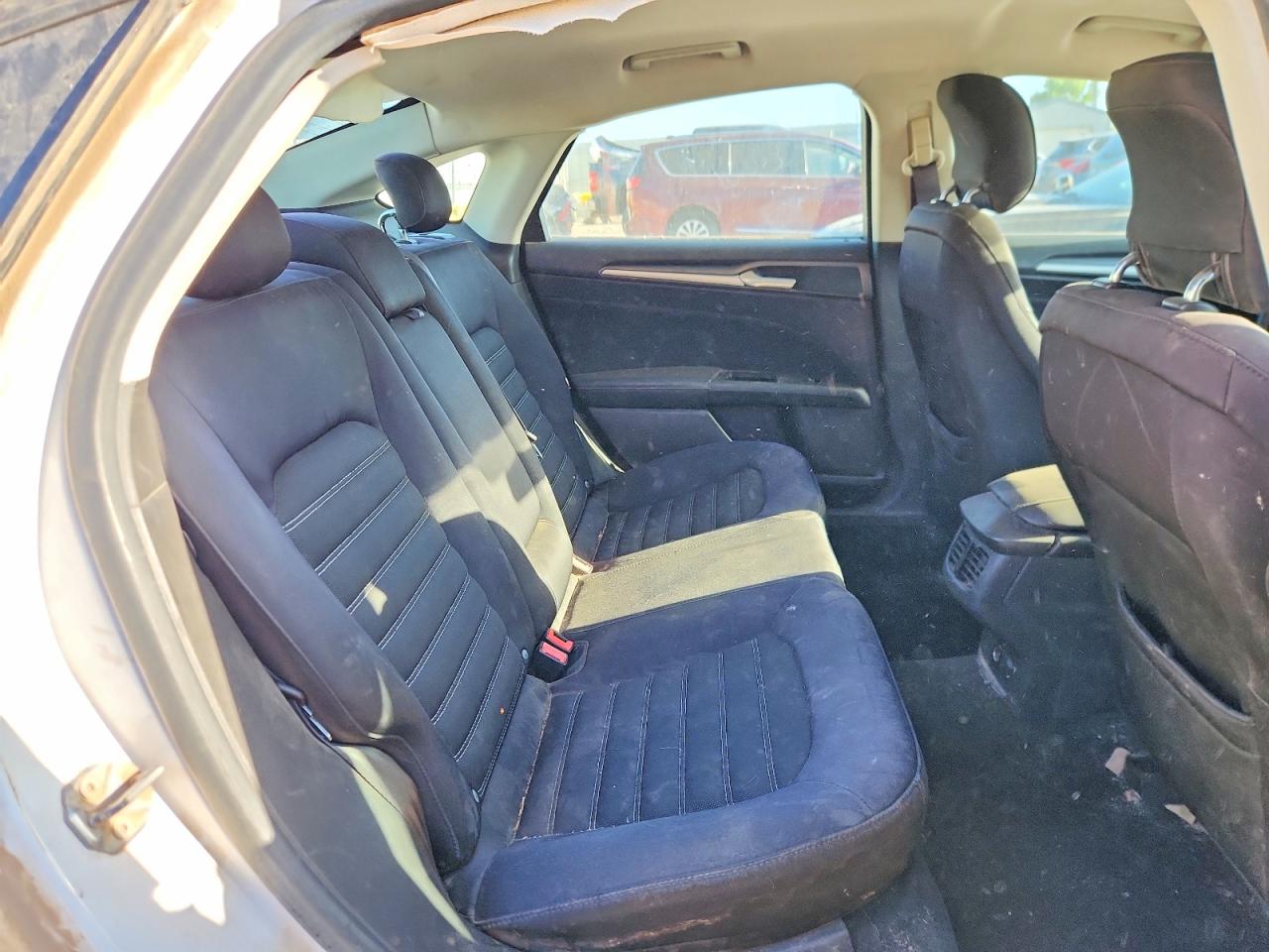 2013 FORD FUSION SE photo 19