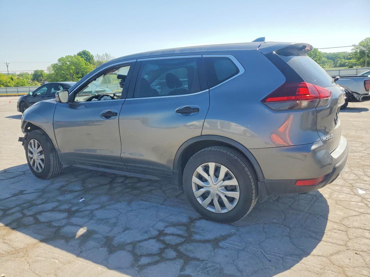 2018 NISSAN ROGUE S photo 2