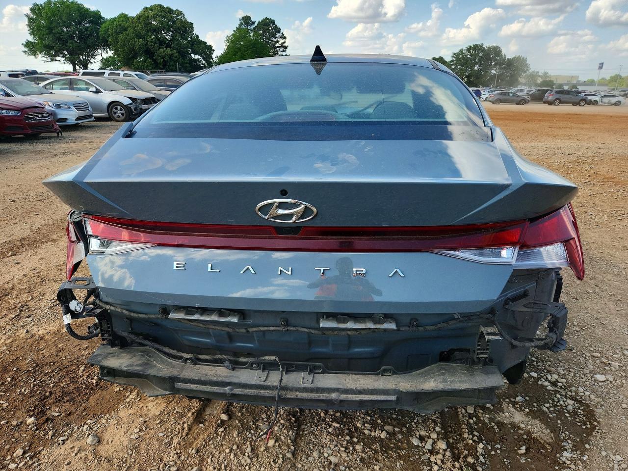 2023 HYUNDAI ELANTRA SEL photo 11