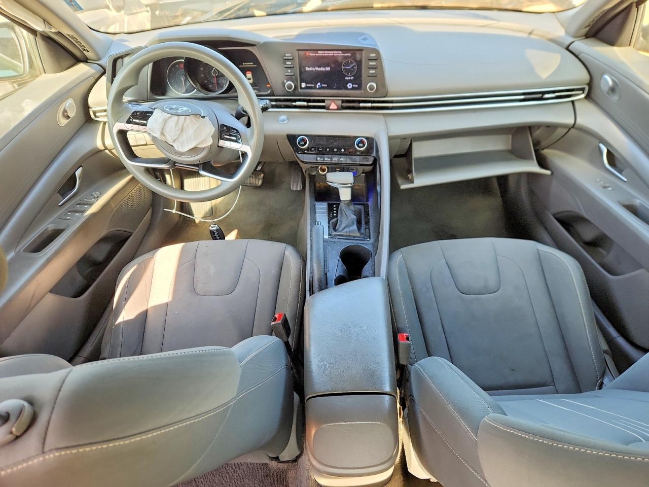 2023 HYUNDAI ELANTRA SEL photo 15