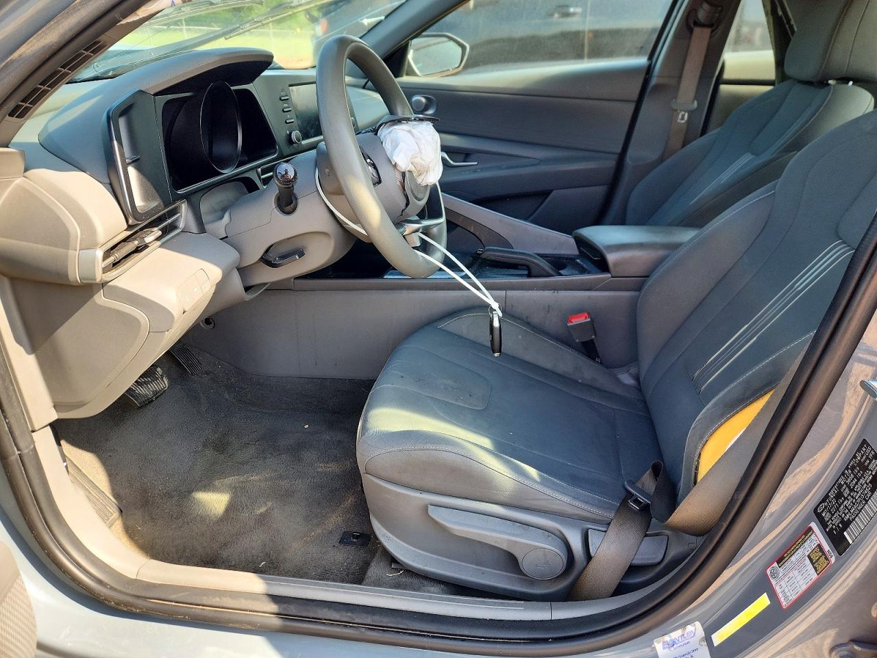 2023 HYUNDAI ELANTRA SEL photo 13