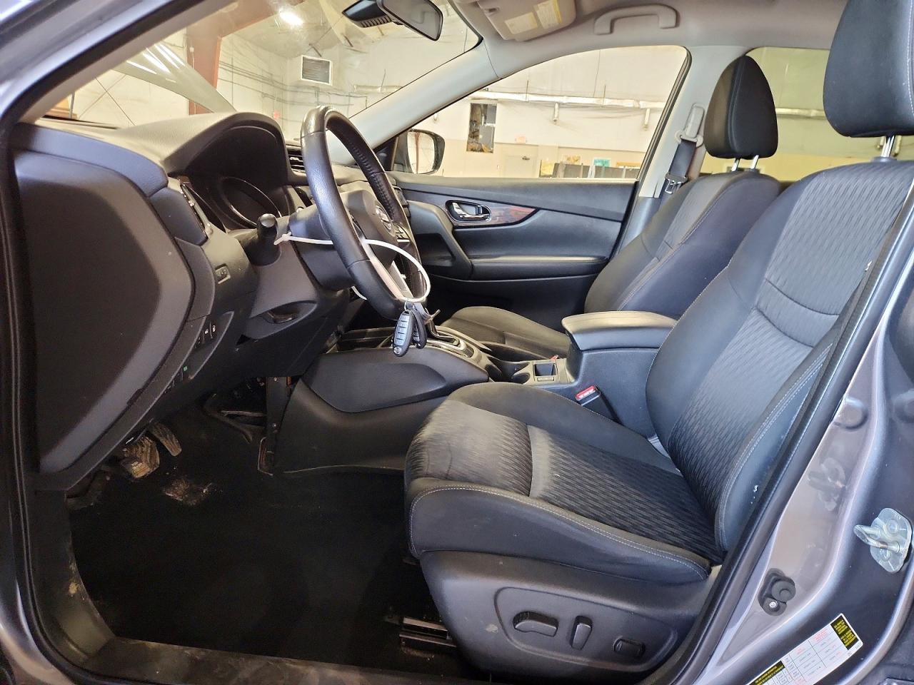 2019 NISSAN ROGUE SV photo 13