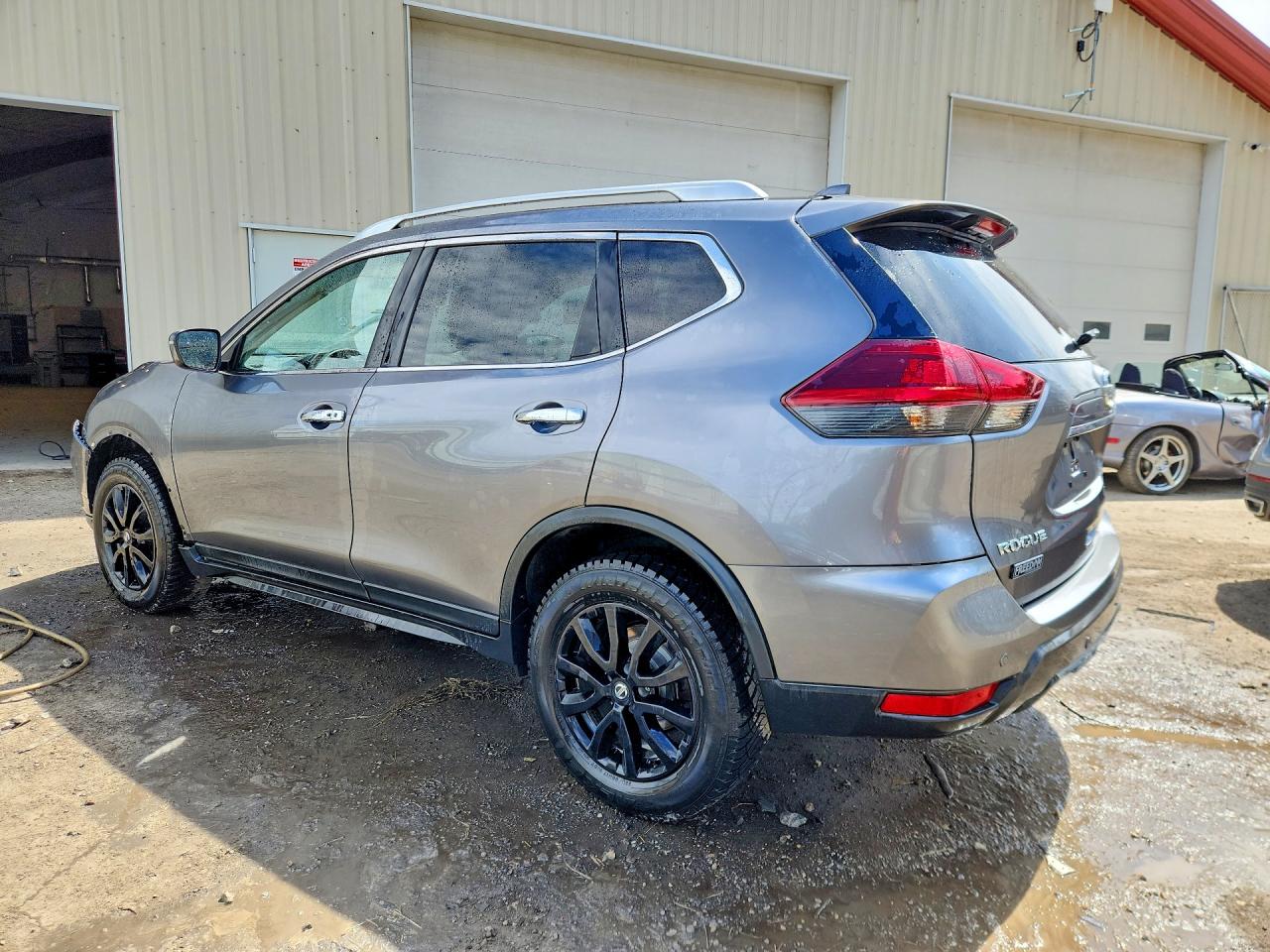 2019 NISSAN ROGUE SV photo 3