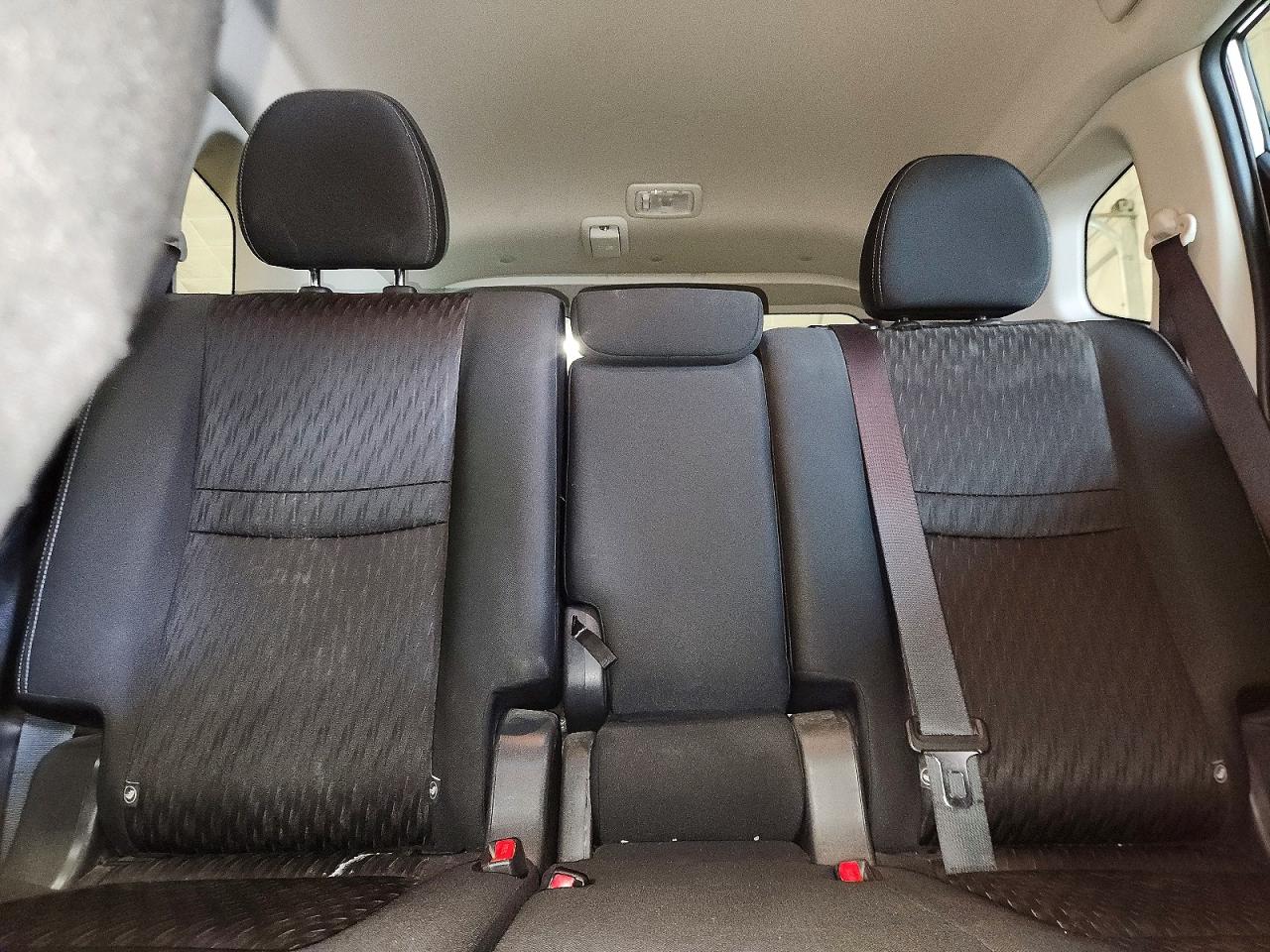 2019 NISSAN ROGUE SV photo 19