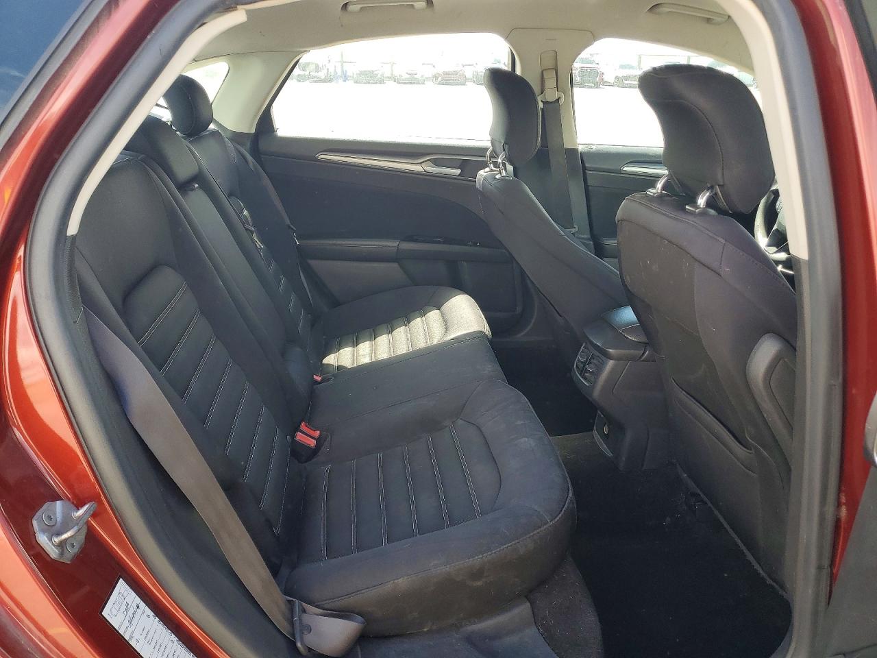 2014 FORD FUSION SE photo 10
