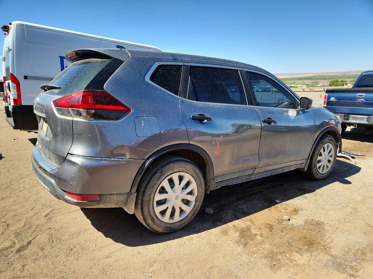 2018 NISSAN ROGUE S photo 5