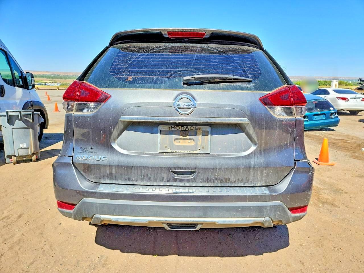 2018 NISSAN ROGUE S photo 11