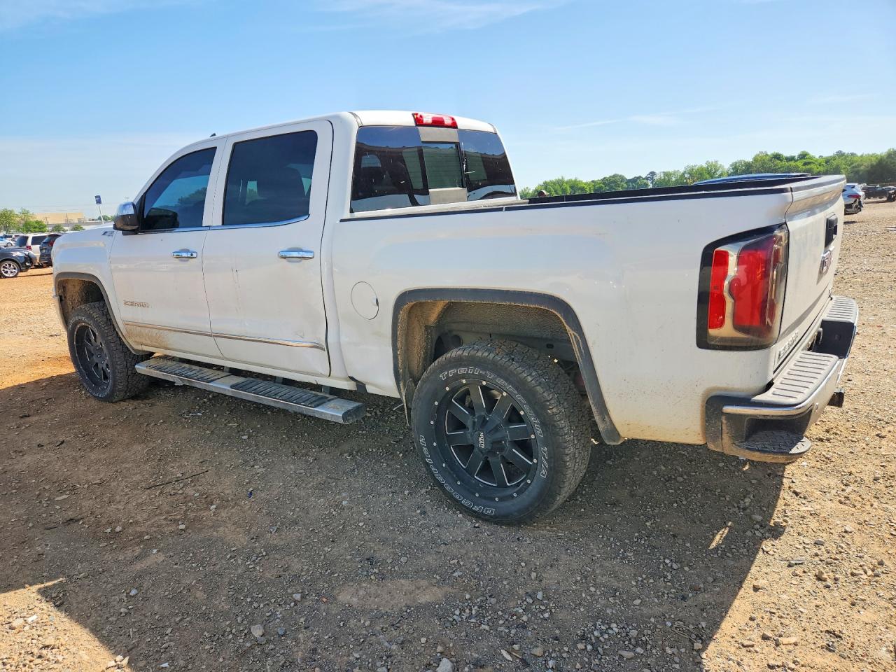 2017 GMC SIERRA K1500 SLT photo 3