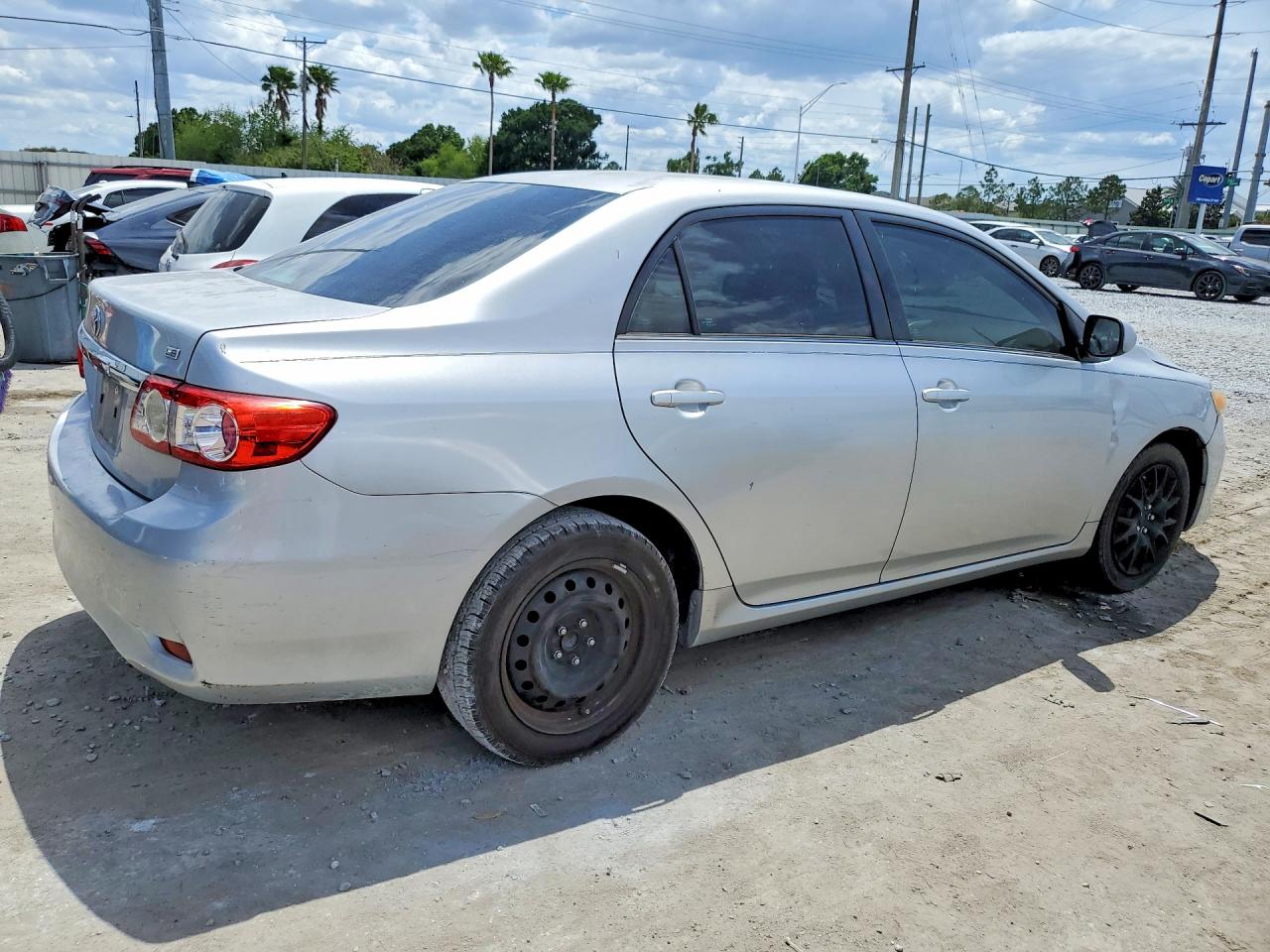 2013 TOYOTA COROLLA LE photo 5