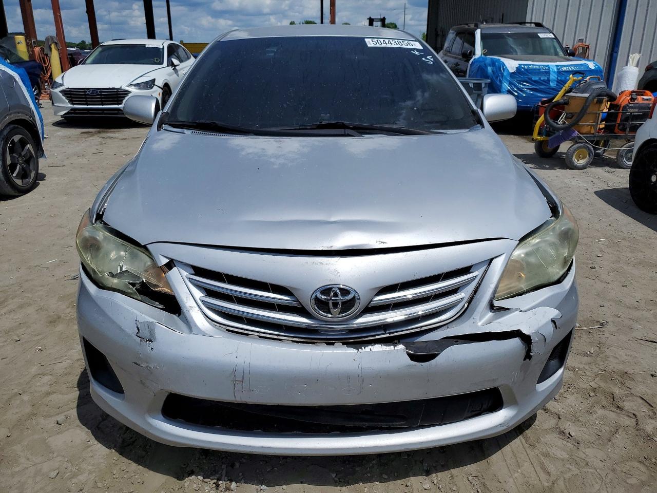 2013 TOYOTA COROLLA LE photo 9