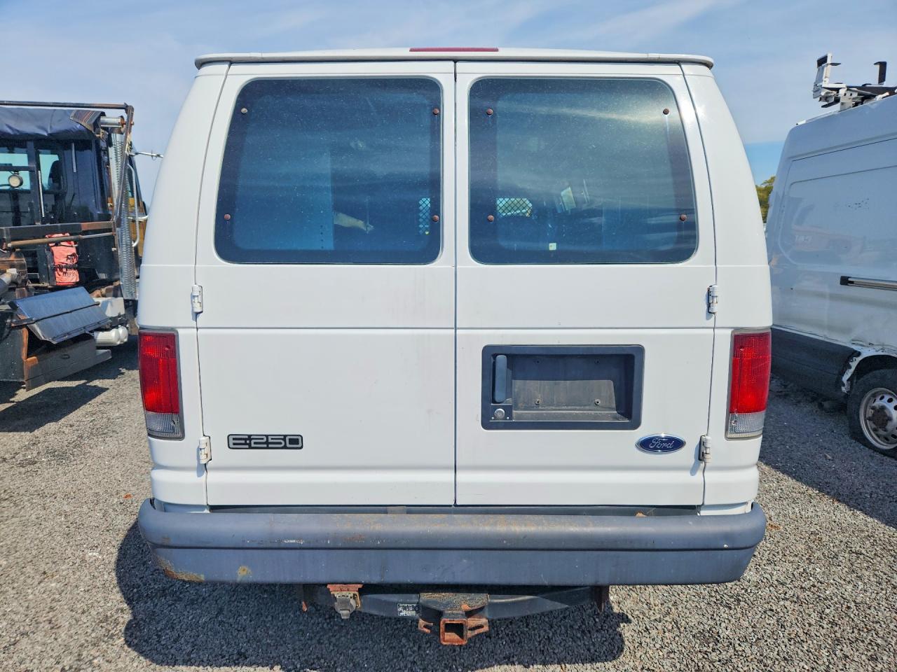 2004 FORD ECONOLINE E250 VAN photo 16