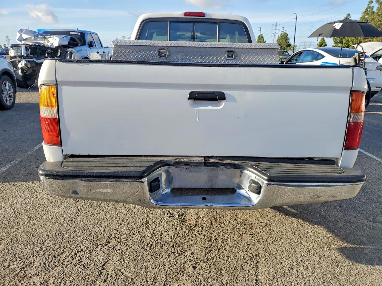 1998 TOYOTA TACOMA XTRACAB photo 11