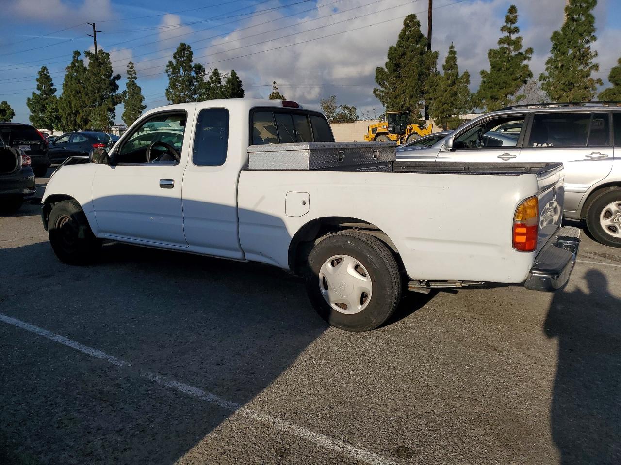 1998 TOYOTA TACOMA XTRACAB photo 3