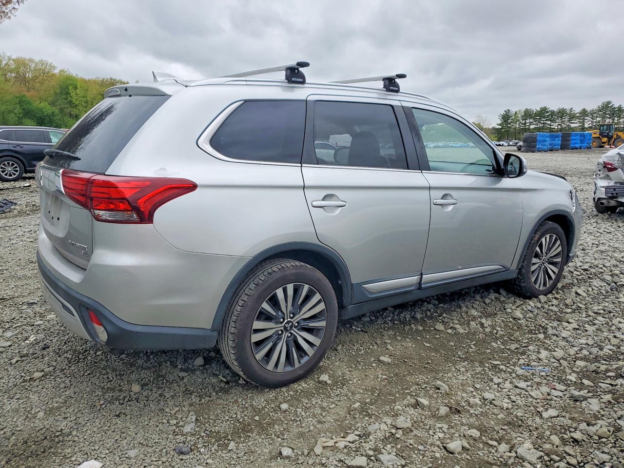 2019 MITSUBISHI OUTLANDER SE photo 5