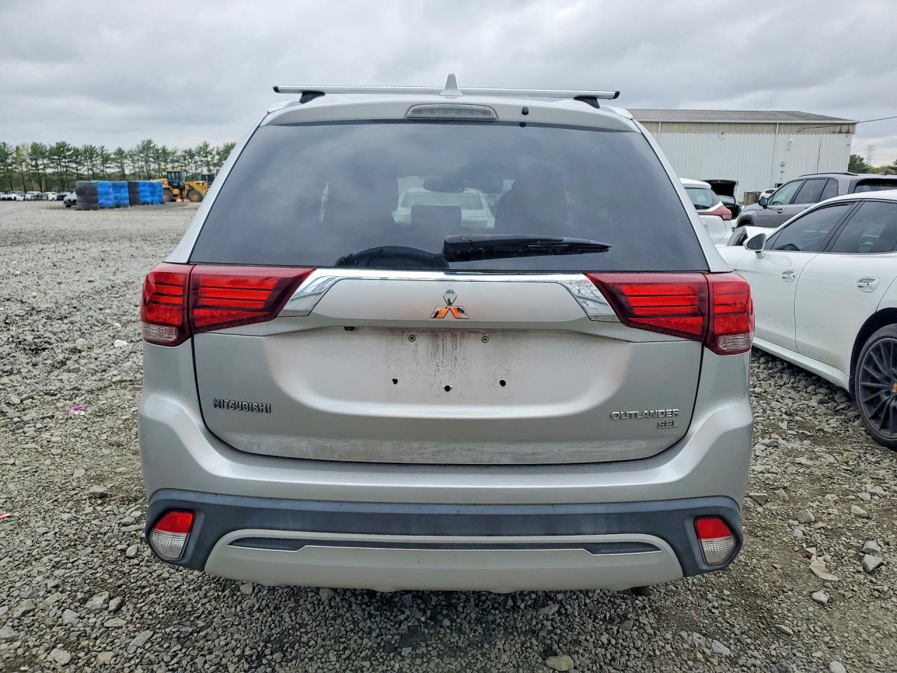 2019 MITSUBISHI OUTLANDER SE photo 11