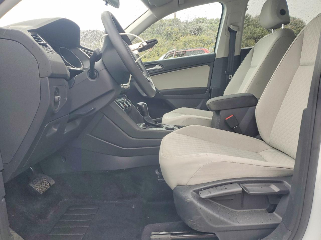2020 VOLKSWAGEN TIGUAN S photo 19