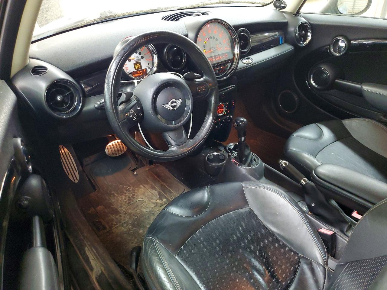 2012 MINI COOPER S photo 22