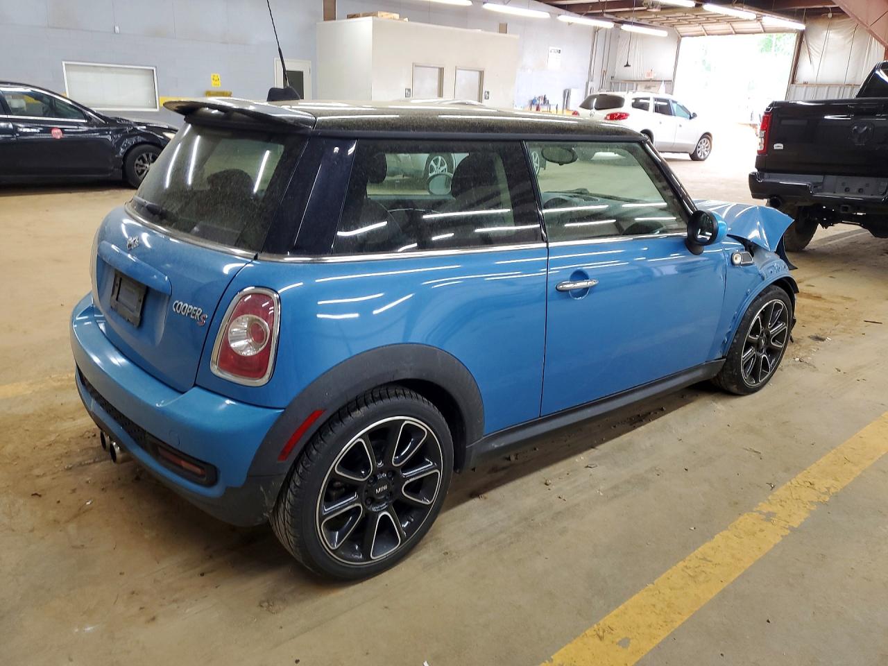 2012 MINI COOPER S photo 7
