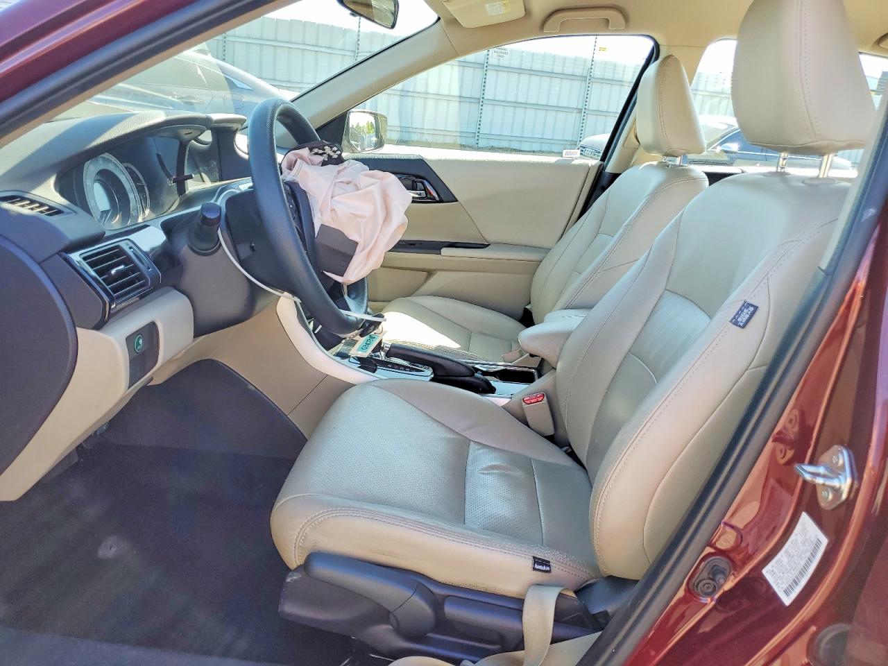 2017 HONDA ACCORD LX photo 13