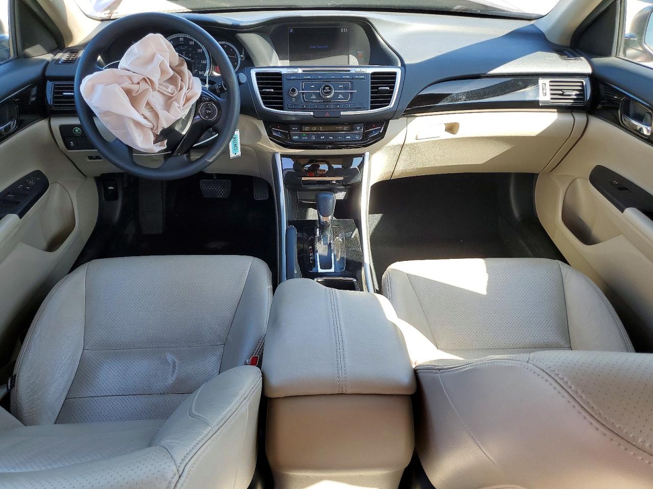 2017 HONDA ACCORD LX photo 15