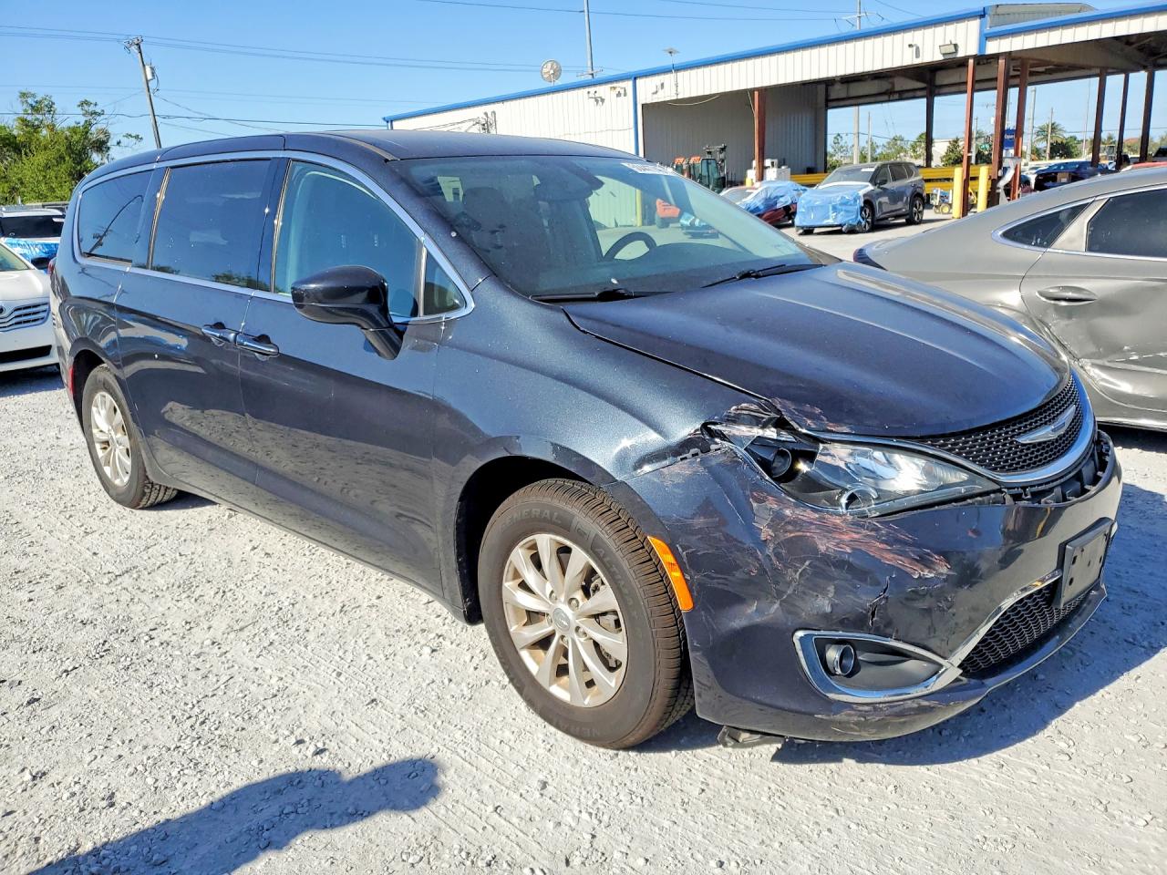 2019 CHRYSLER PACIFICA TOURING PLUS photo 5