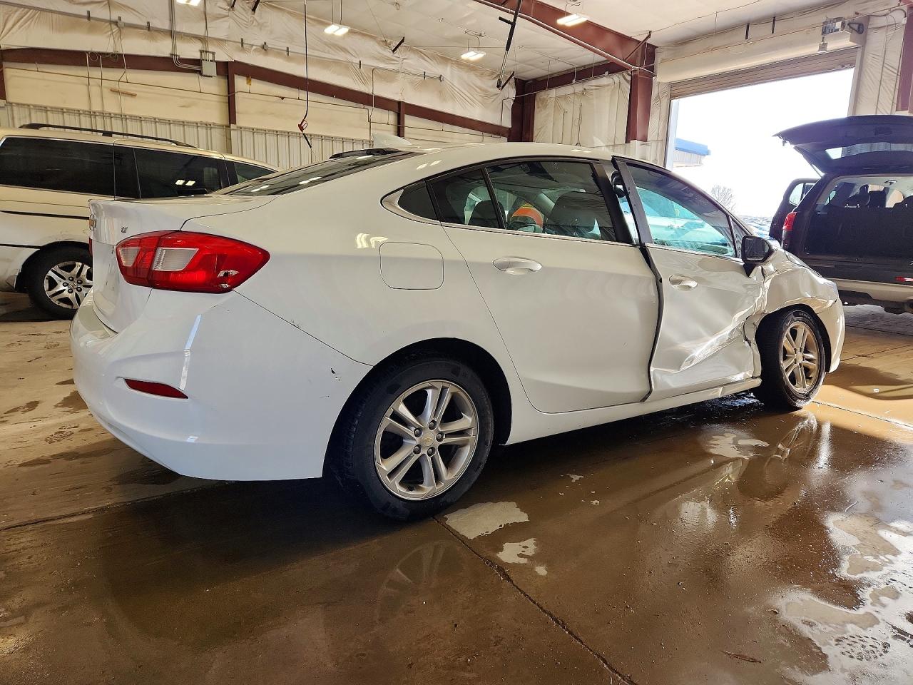 2017 CHEVROLET CRUZE LT photo 7