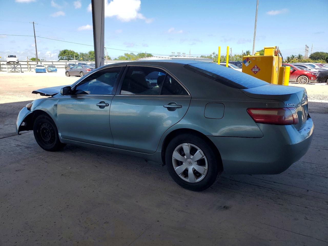 2008 TOYOTA CAMRY LE photo 3
