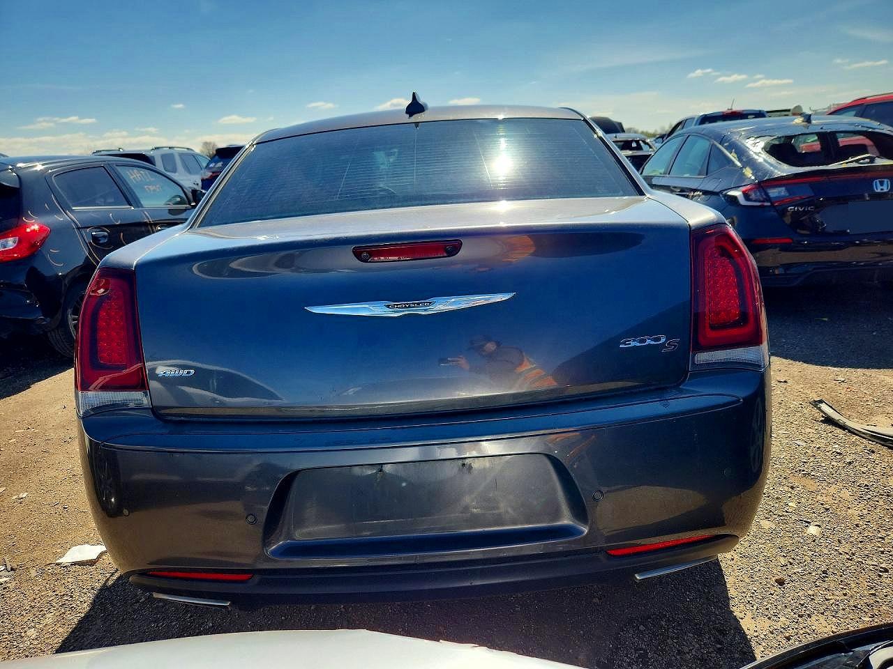2016 CHRYSLER 300 S photo 16