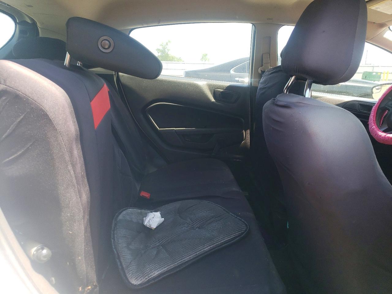 2016 FORD FIESTA S photo 19