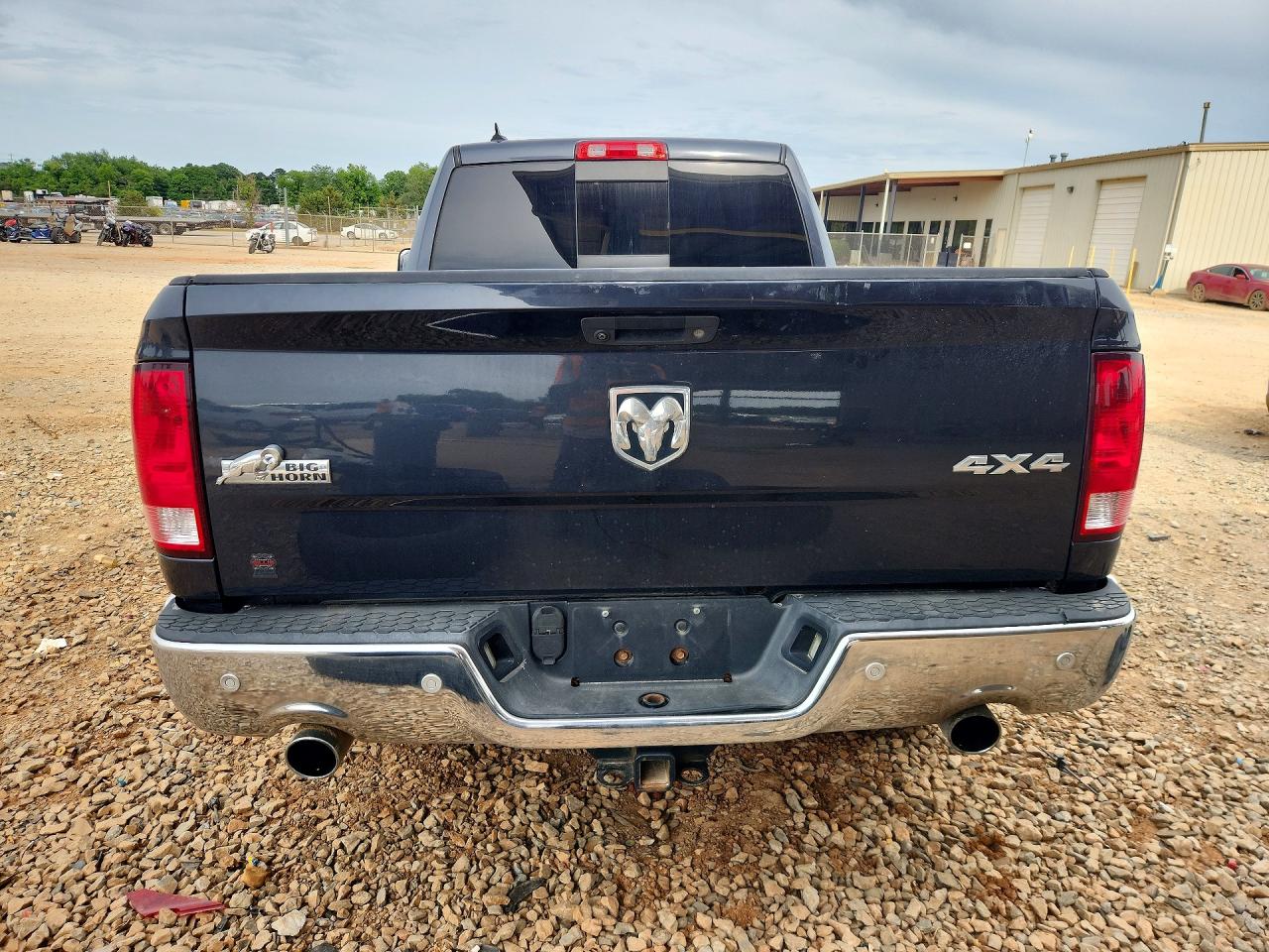 2015 RAM 1500 SLT photo 11